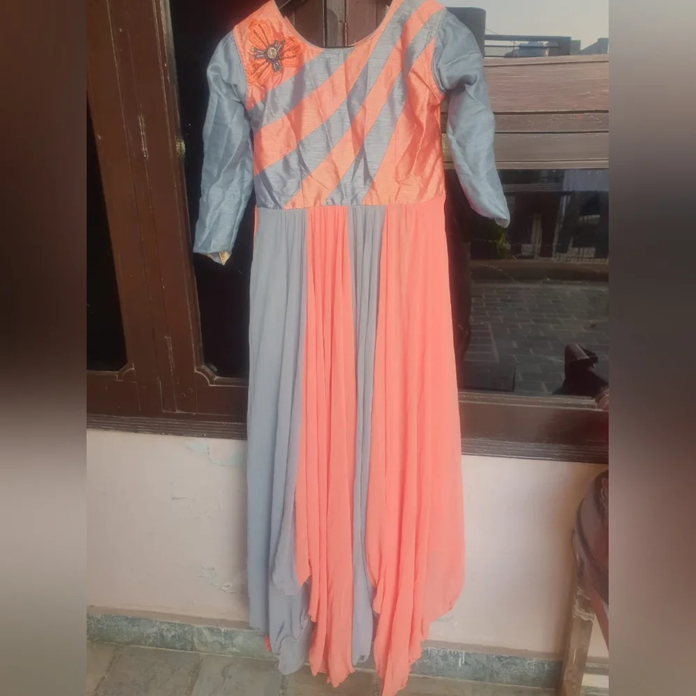 Gown  / Maxi / long one piece dress - Picture 5 of 5